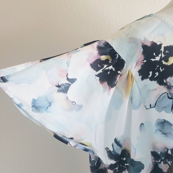 New TORRID Georgette Dolman Flutter Sleeve Top Blouse Artsy Floral Plus 3 - 3X - Picture 3 of 10